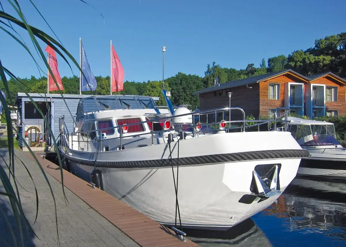 Saisonstart im Mai: Die perfekte Zeit für Ihren ersten Hausbooturlaub des Jahres