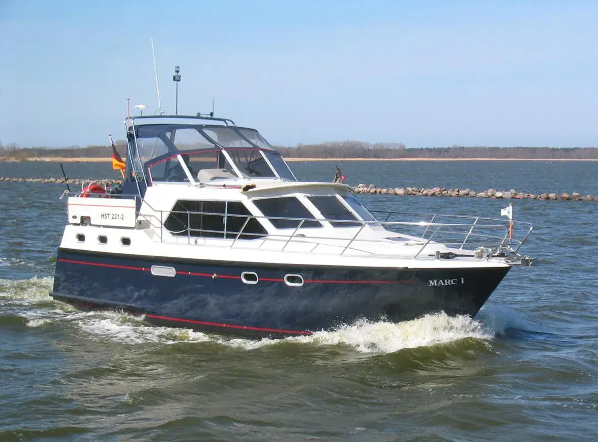 Premium-Yachtcharter: Luxus und Komfort auf dem Wasser für jeden Anlass