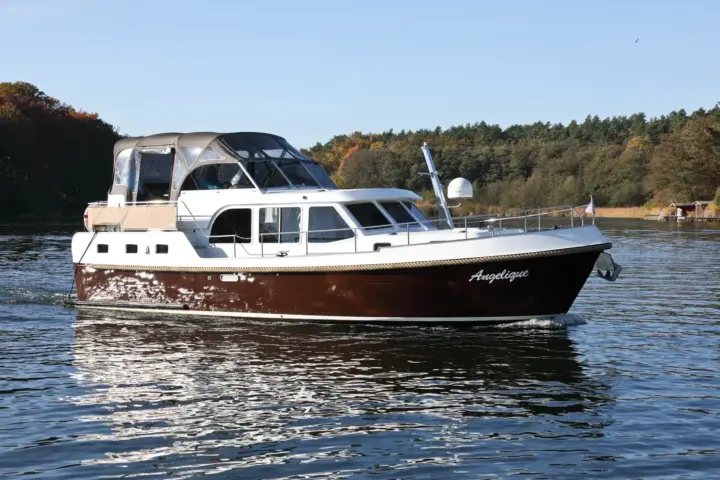 Aventura 38 AK
