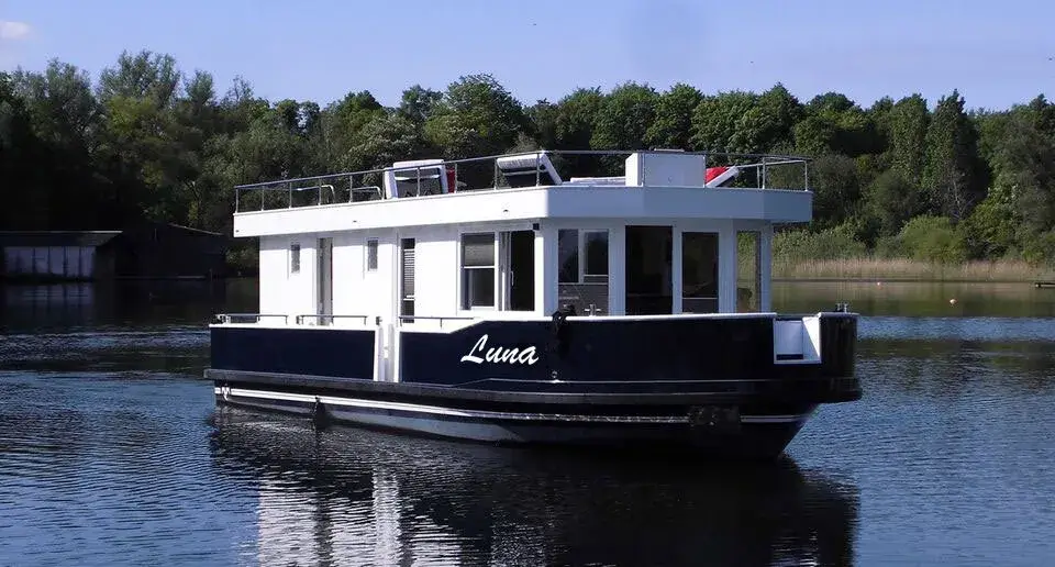 Hausboot Yachtsuite – Luna