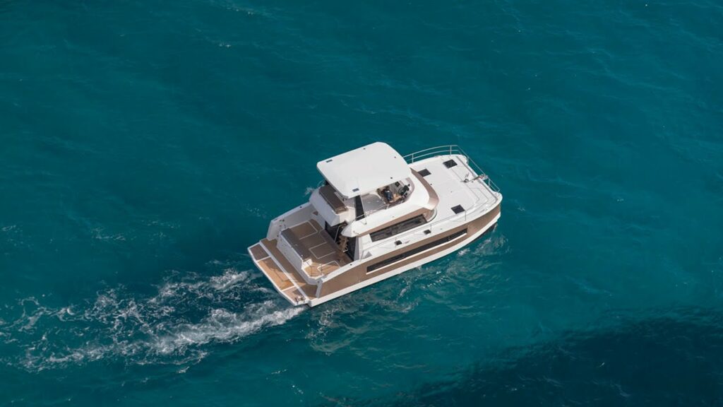 Führerscheinfrei Hausboot mieten für 2 bis 10 Personen