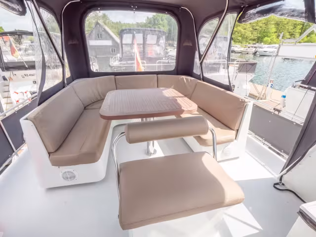 Vacance 1400 – New Lady