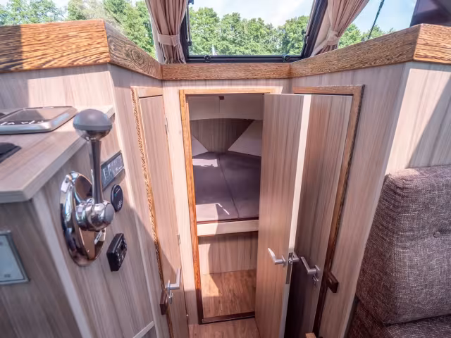 Jetten 30 Sedan RS – Lina