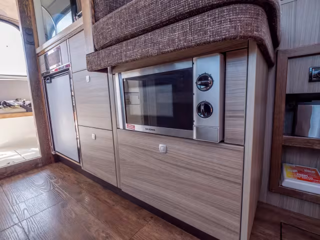 Jetten 30 Sedan RS – Lina